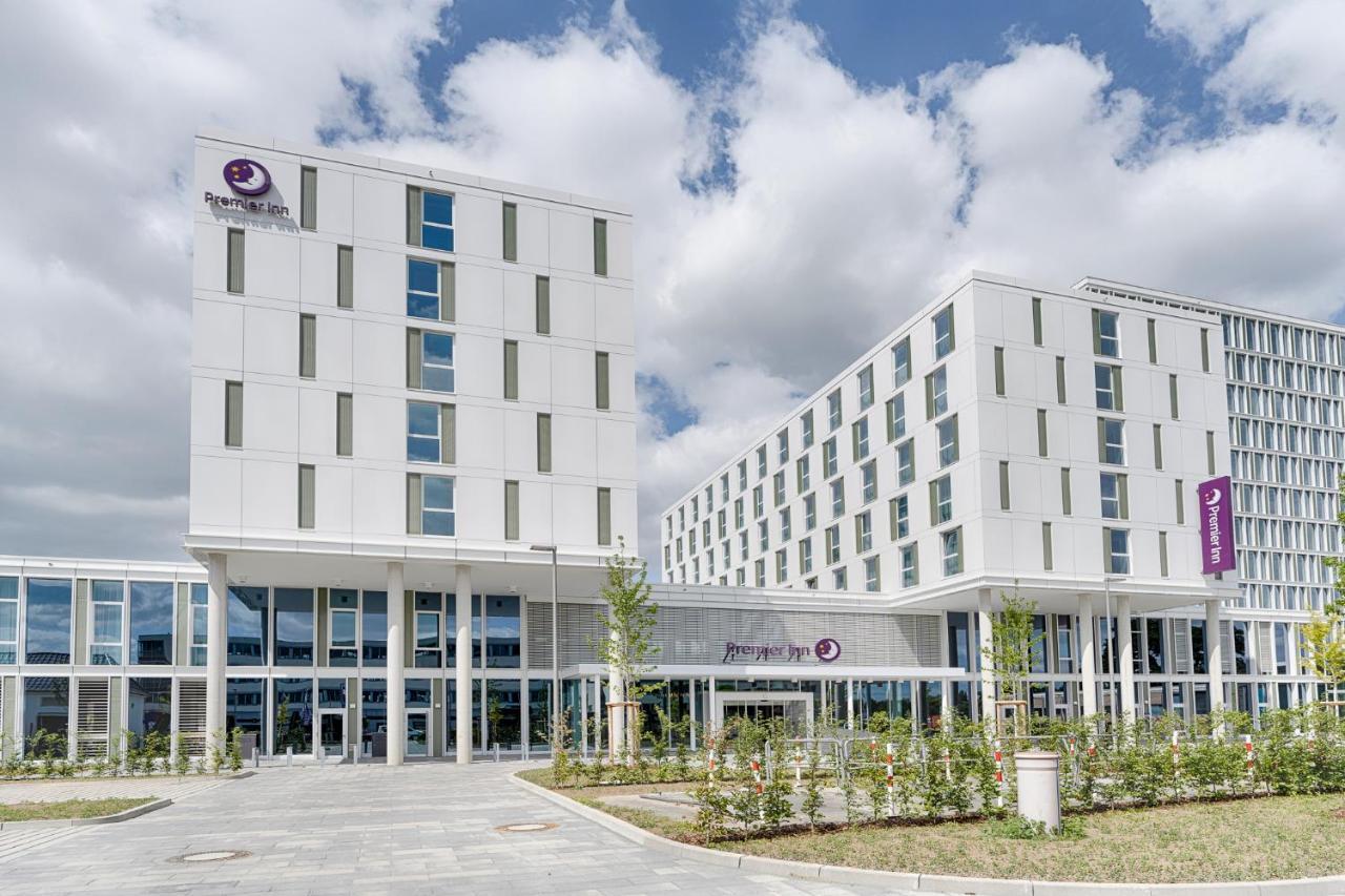 Premier Inn Wolfsburg City Centre Екстериор снимка